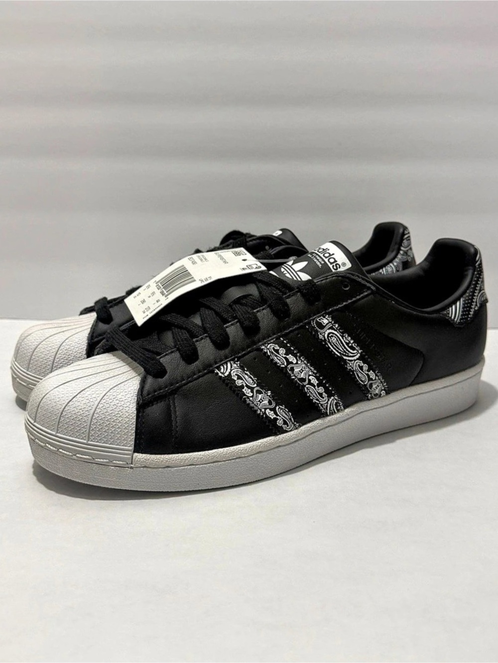 NWT Adidas Superstar "Graffiti”-blk/white/blk-Size M10- Release Date Jan2020